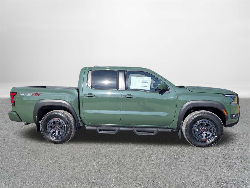 2026 Nissan Frontier PRO-4X photo 2