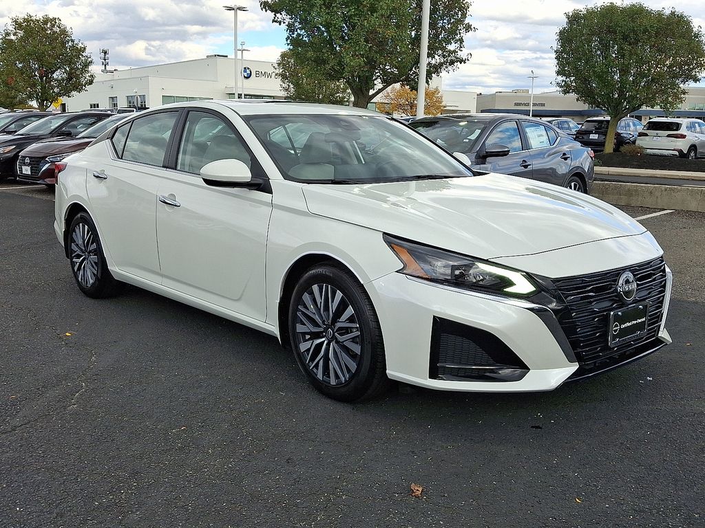 2023 Nissan Altima 2.5 SV photo 3