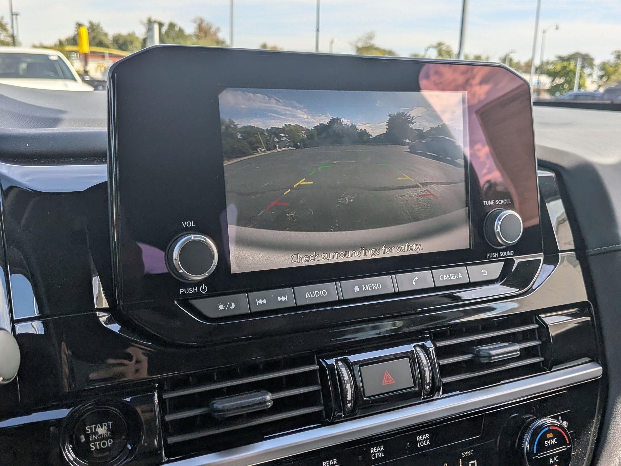 2025 Nissan Pathfinder SV photo 13