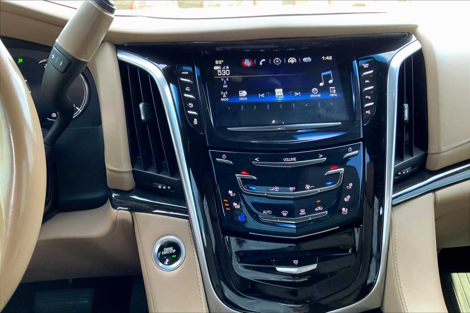 2019 Cadillac Escalade Platinum photo 5