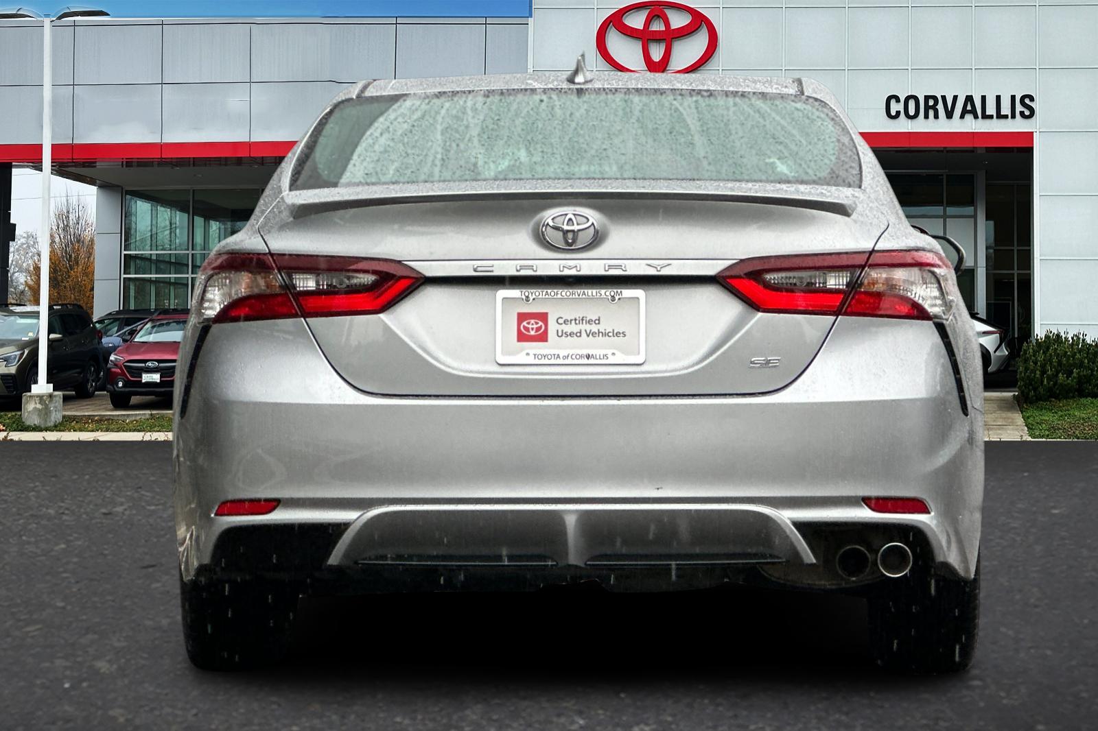 2022 Toyota Camry SE photo 4