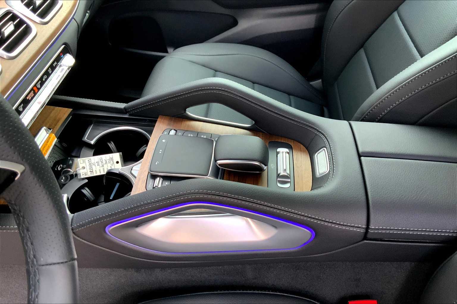 2025 Mercedes Benz GLS 450 4MATIC photo 10