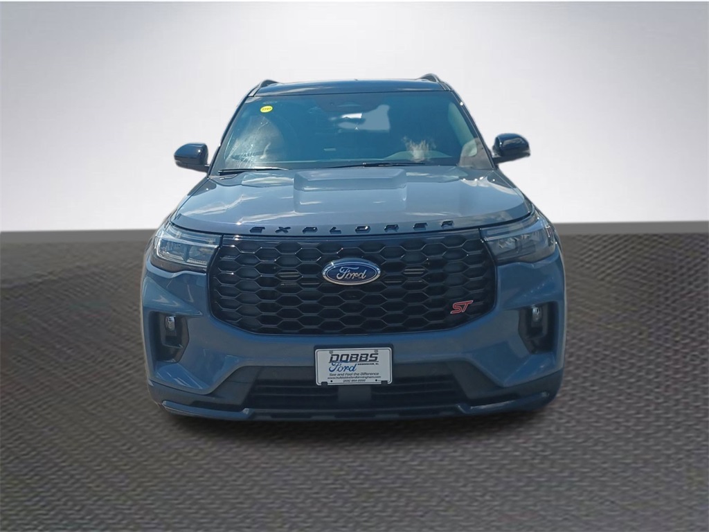 2025 Ford Explorer ST photo 2