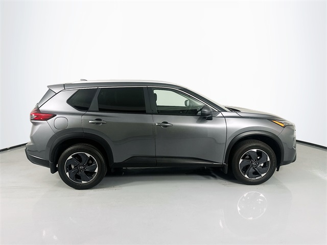 2024 Nissan Rogue SV photo 8
