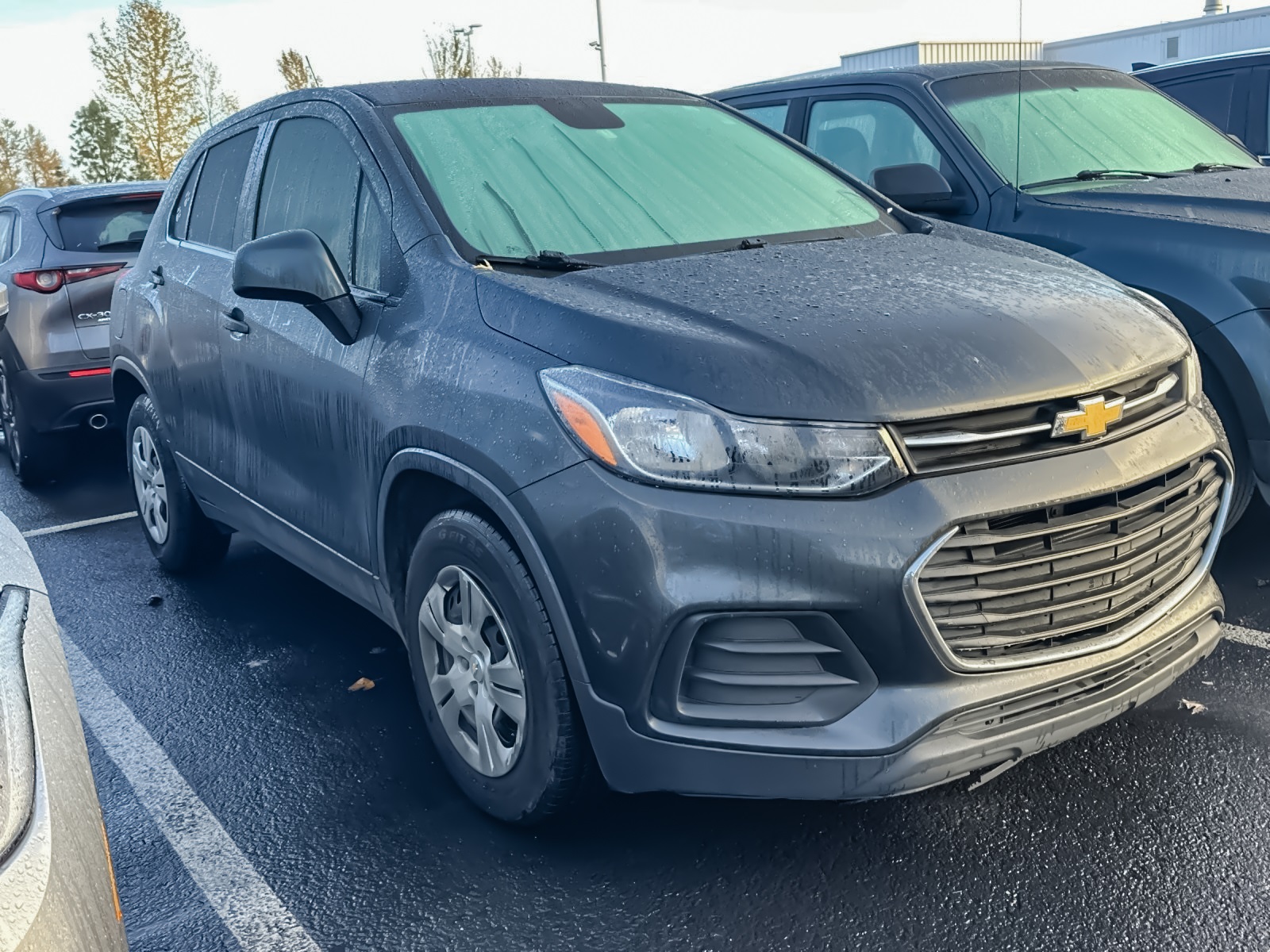 2019 Chevrolet Trax LS photo 2