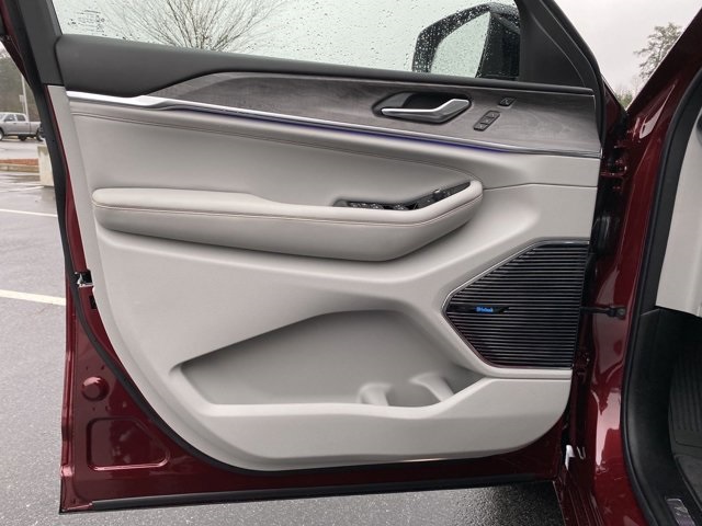 2022 Jeep Grand Cherokee Overland 4xe photo 17