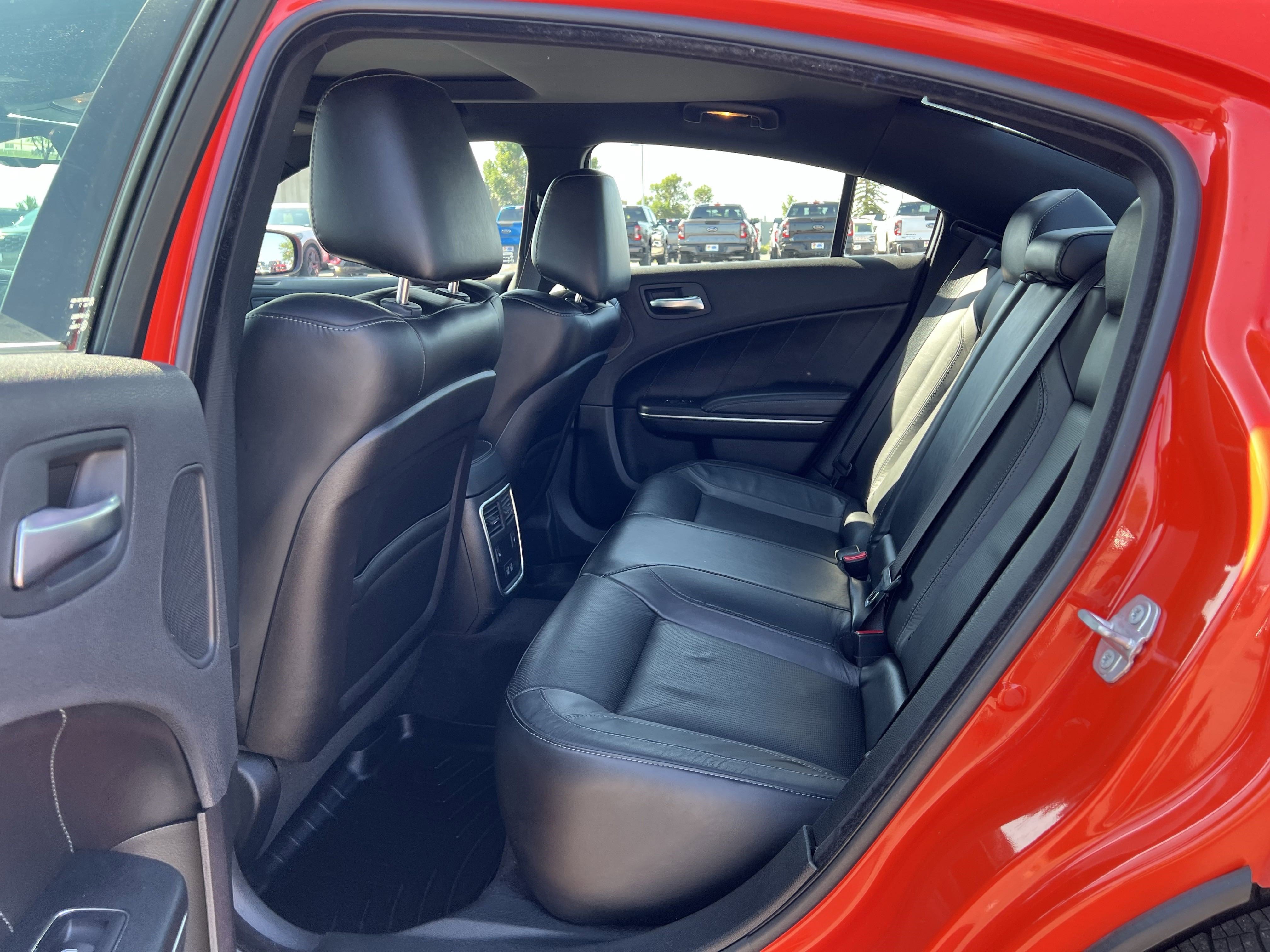2018 Dodge Charger GT photo 15