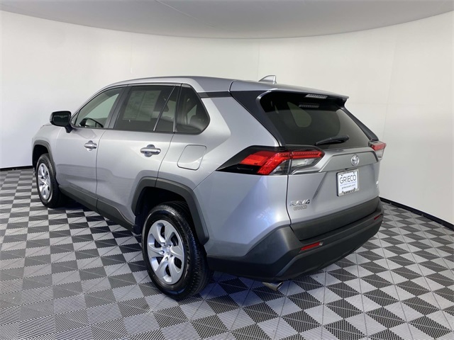 2023 Toyota RAV4 LE photo 5