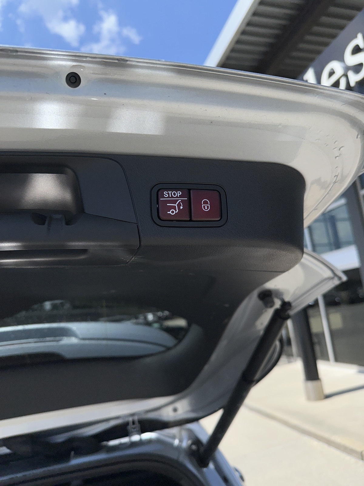 2025 Mercedes Benz GLB 250 photo 10