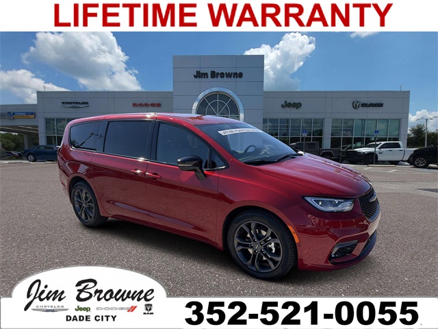 2026 Chrysler Pacifica Select's photo