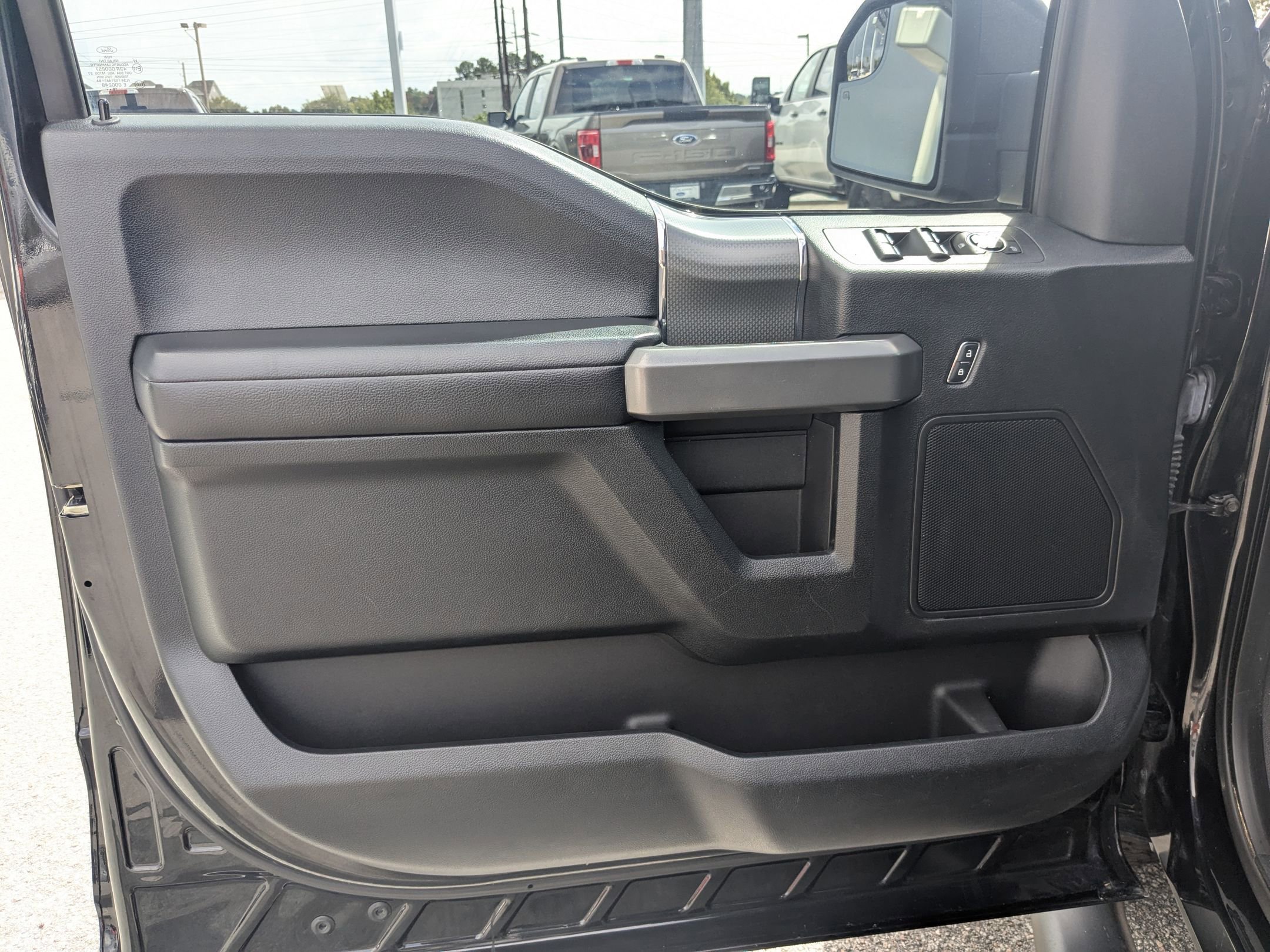 2017 Ford F-150 XLT photo 10