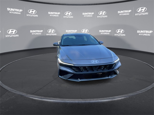 2024 Hyundai Elantra Limited photo 4