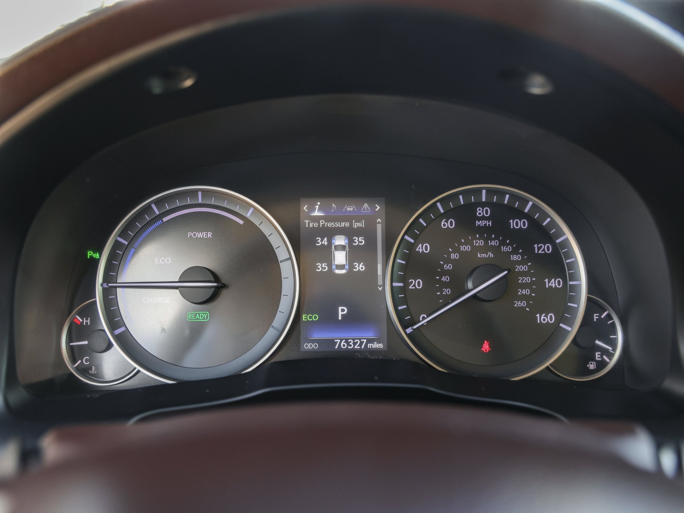 2016 Lexus ES 300h photo 10