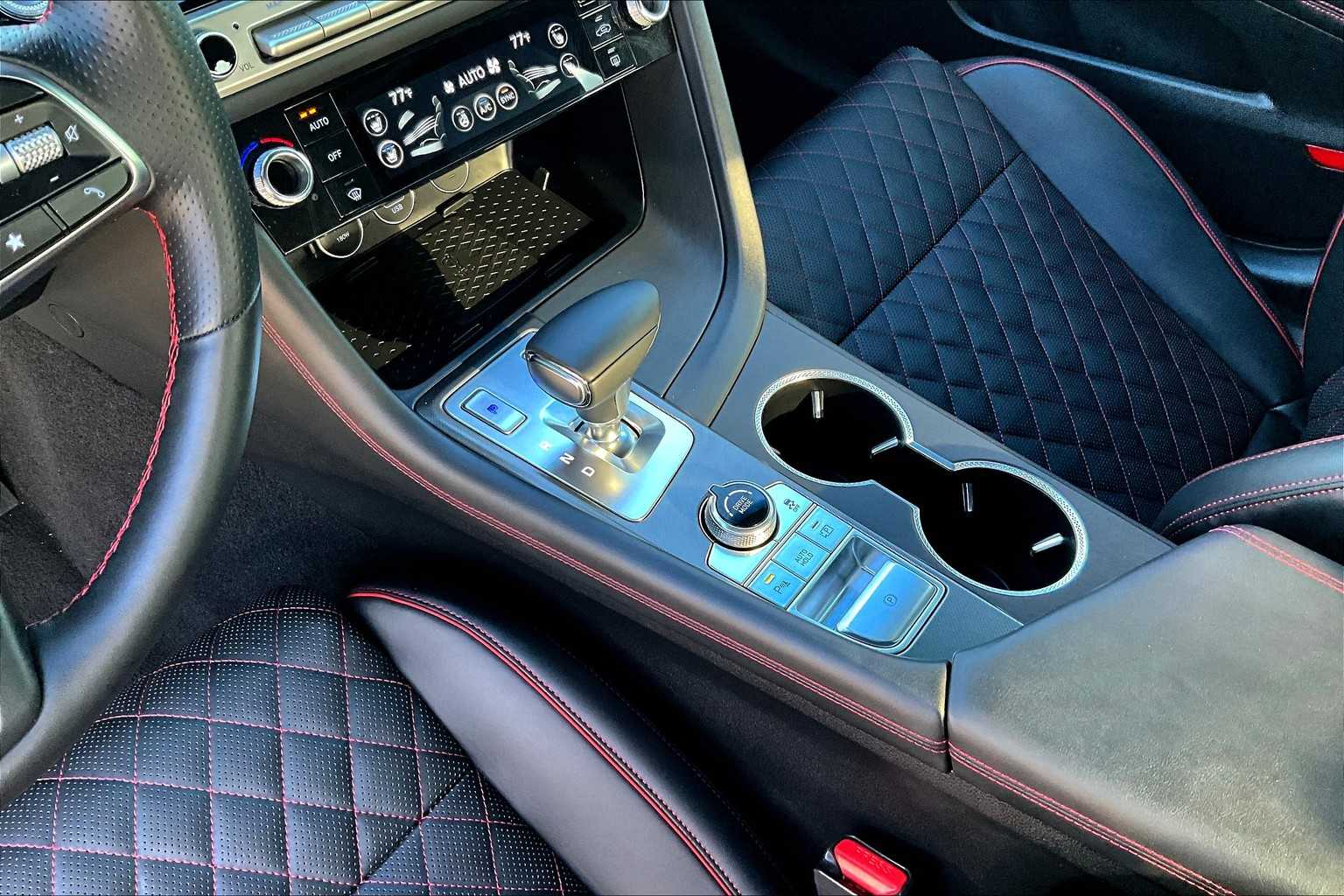 2025 Genesis G70 3.3T Sport Advanced photo 16