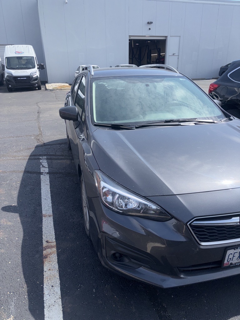 2018 Subaru Impreza 2.0i Premium photo 2