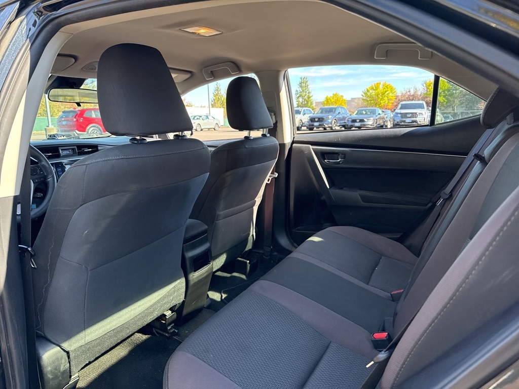 2017 Toyota Corolla LE photo 17