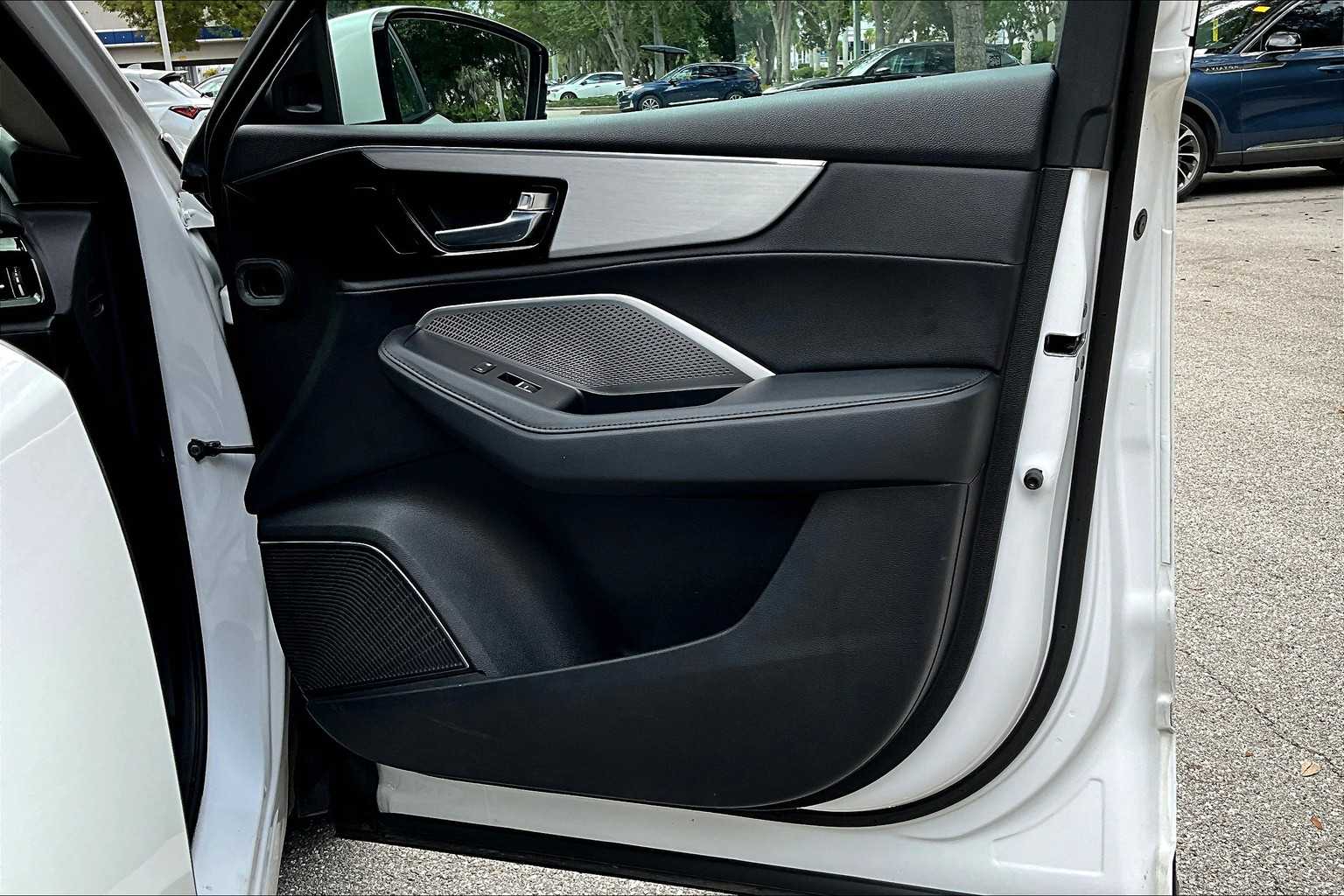 2024 Acura MDX photo 24