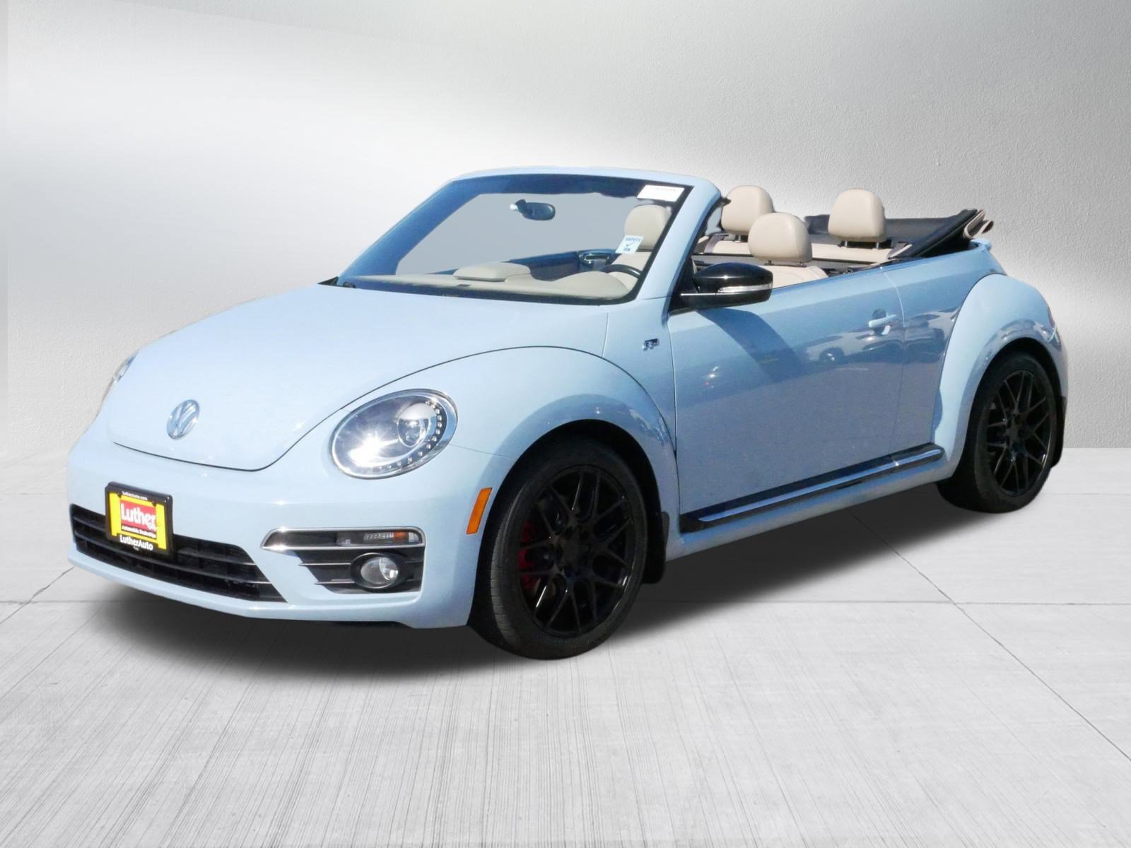 2014 Volkswagen Beetle Convertible R-Line photo 3
