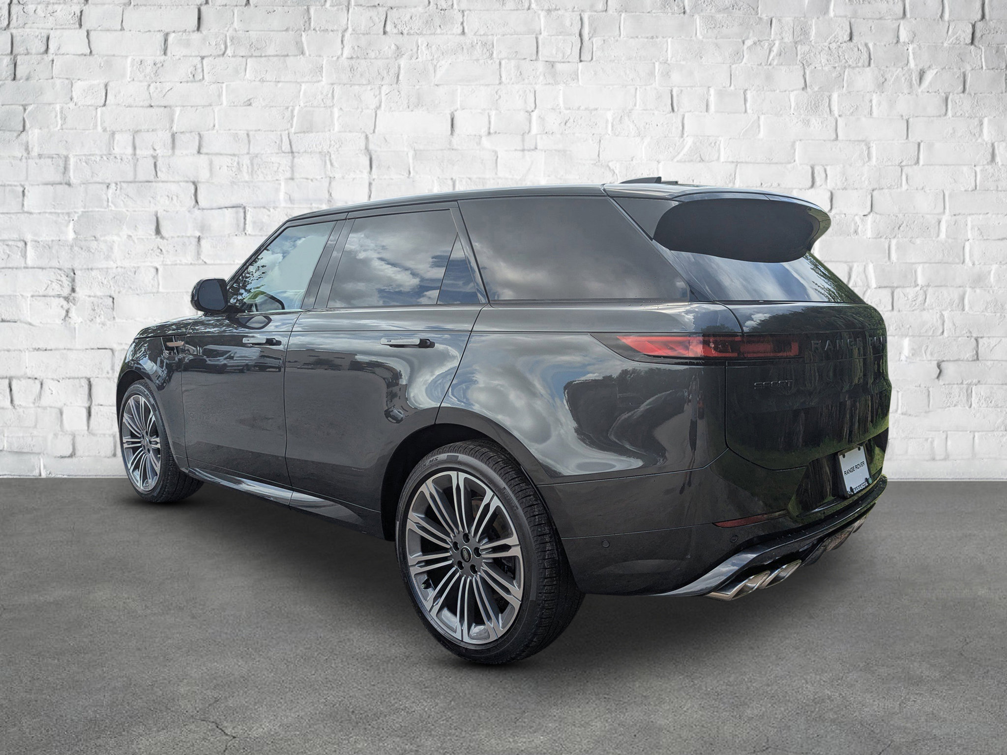 2025 Land Rover Range Rover Sport SE photo 3