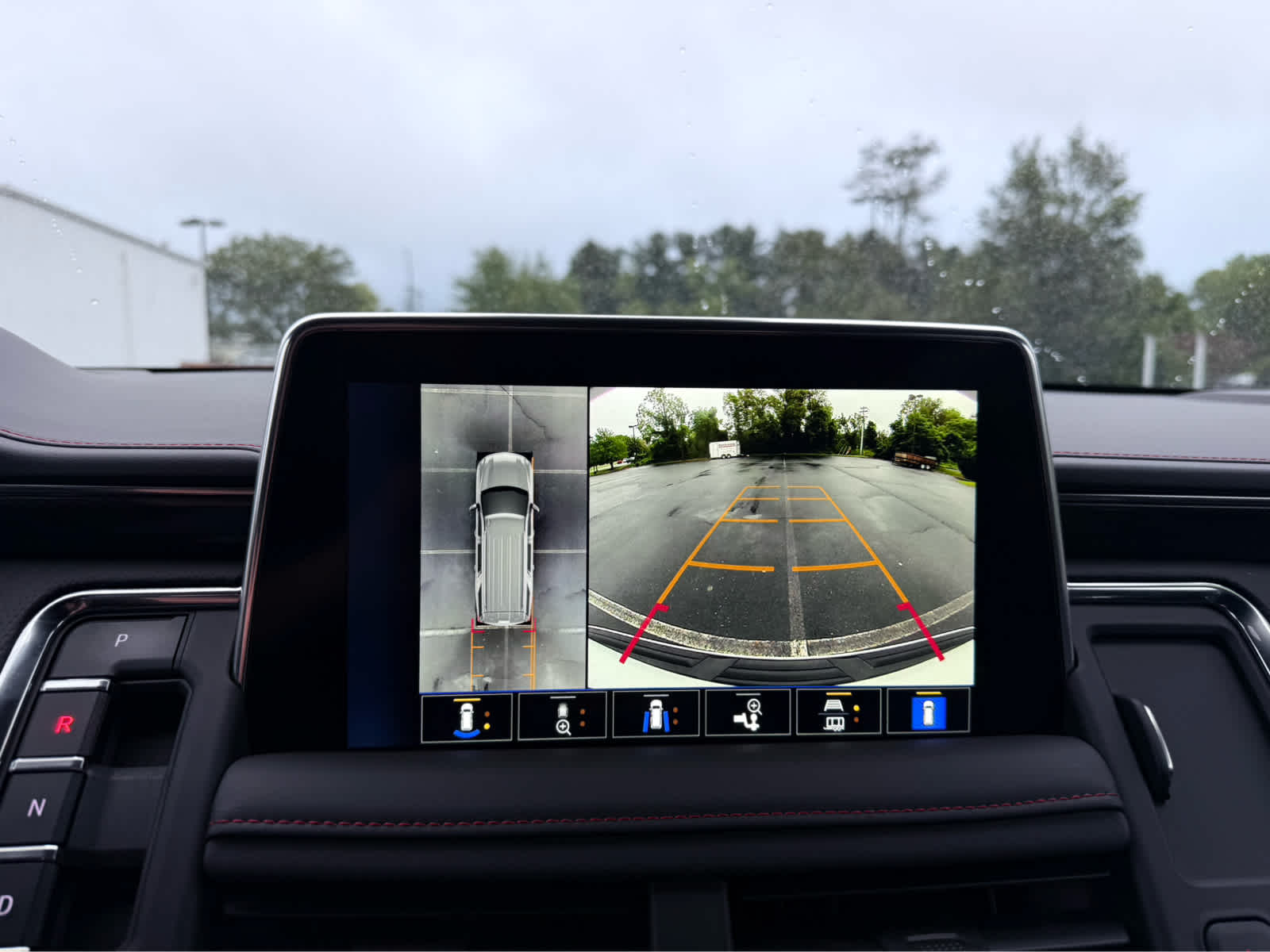 2023 Chevrolet Suburban RST photo 23