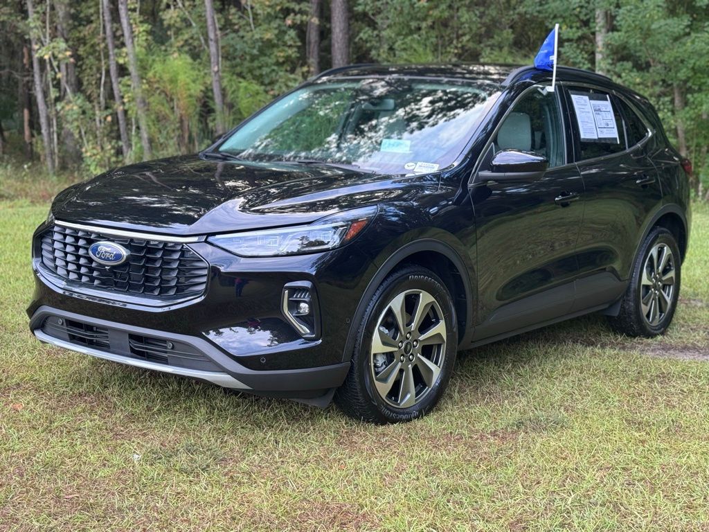 2023 Ford Escape Platinum photo 3
