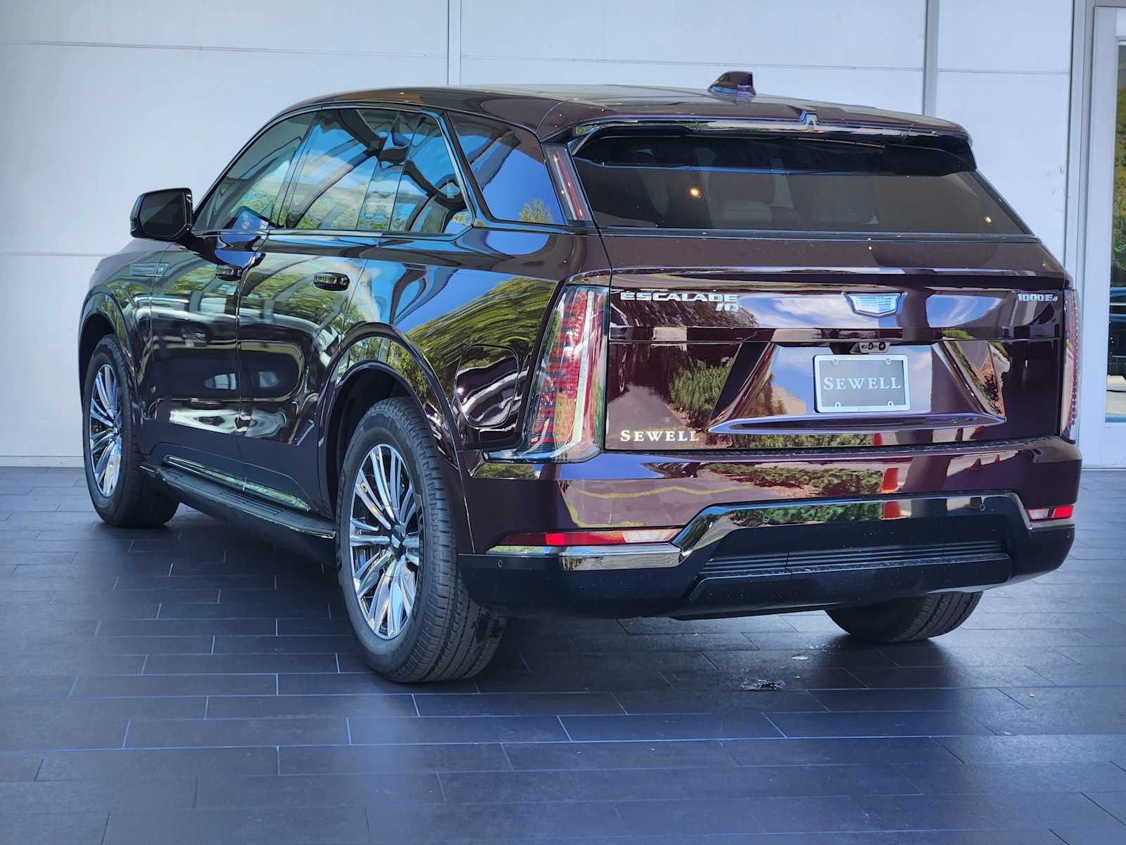 2026 Cadillac Escalade IQ Sport photo 4