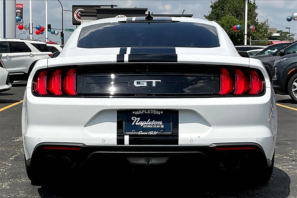 2022 Ford Mustang GT Premium photo 3
