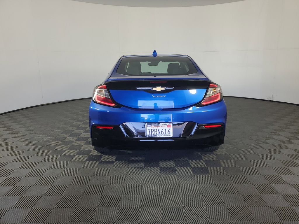 2016 Chevrolet Volt LT photo 5