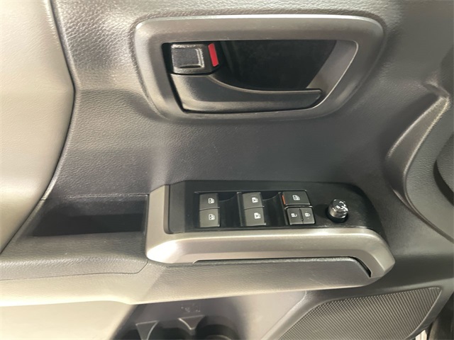 2023 Toyota Tacoma SR5 photo 13