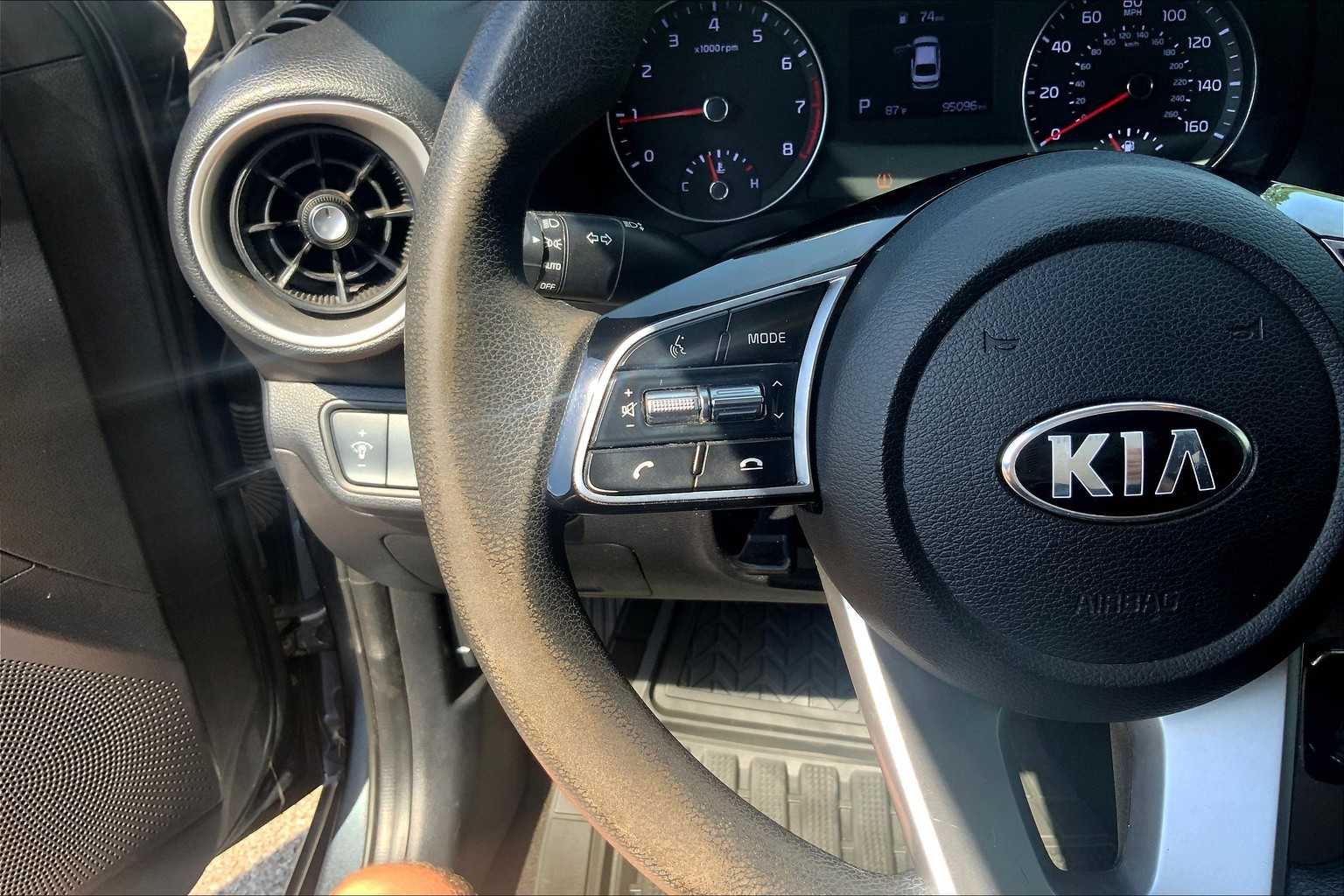 2021 Kia Forte LXS photo 21