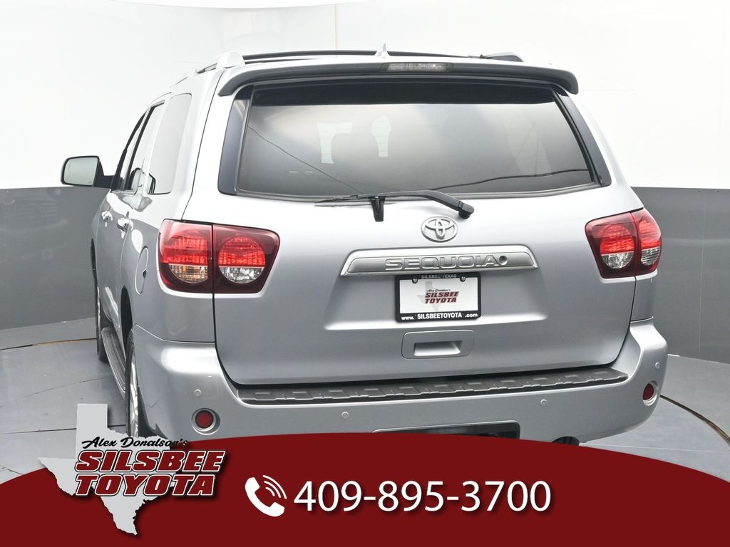 2018 Toyota Sequoia Platinum photo 3