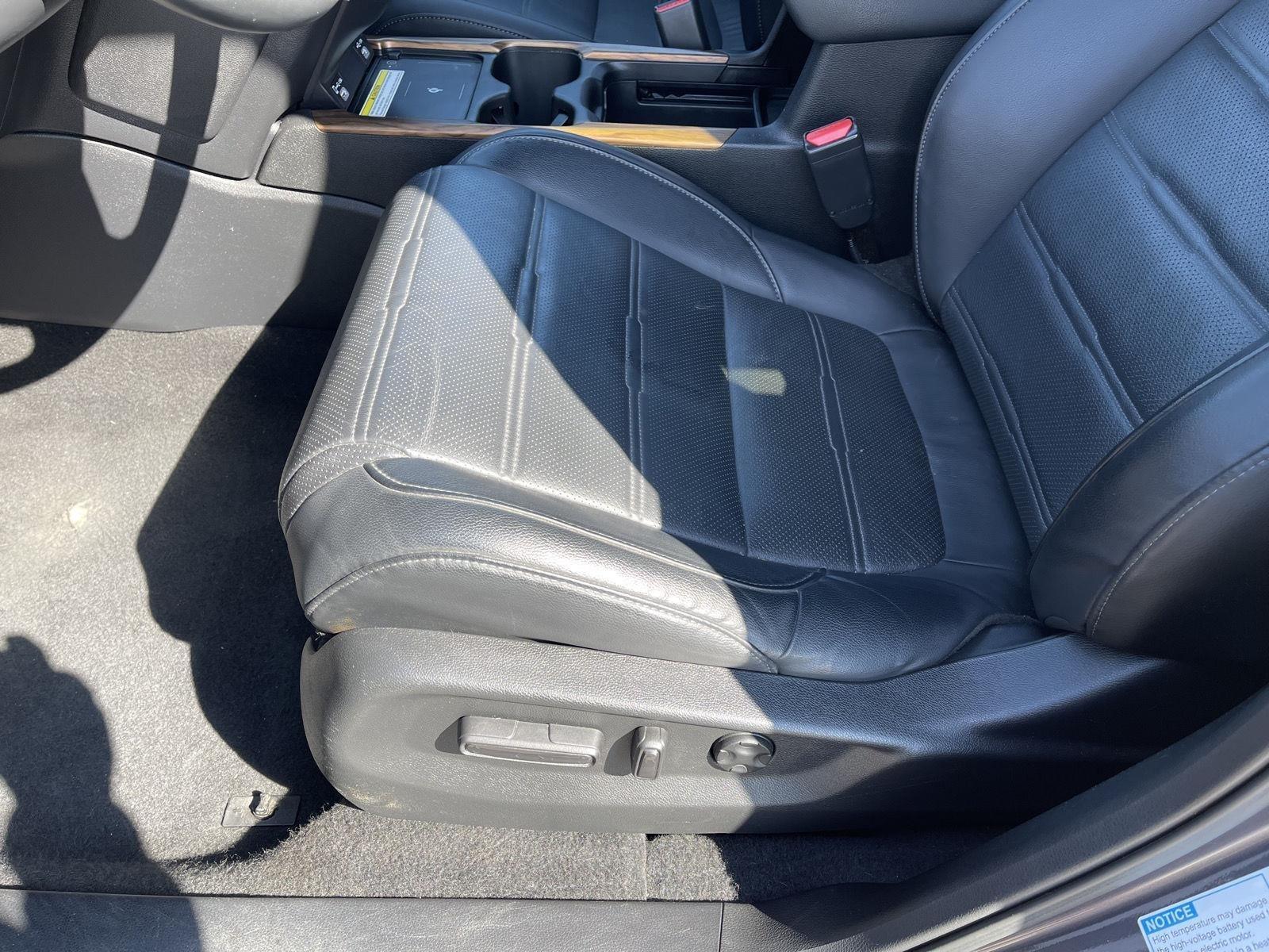 2020 Honda CR-V Hybrid Touring photo 3