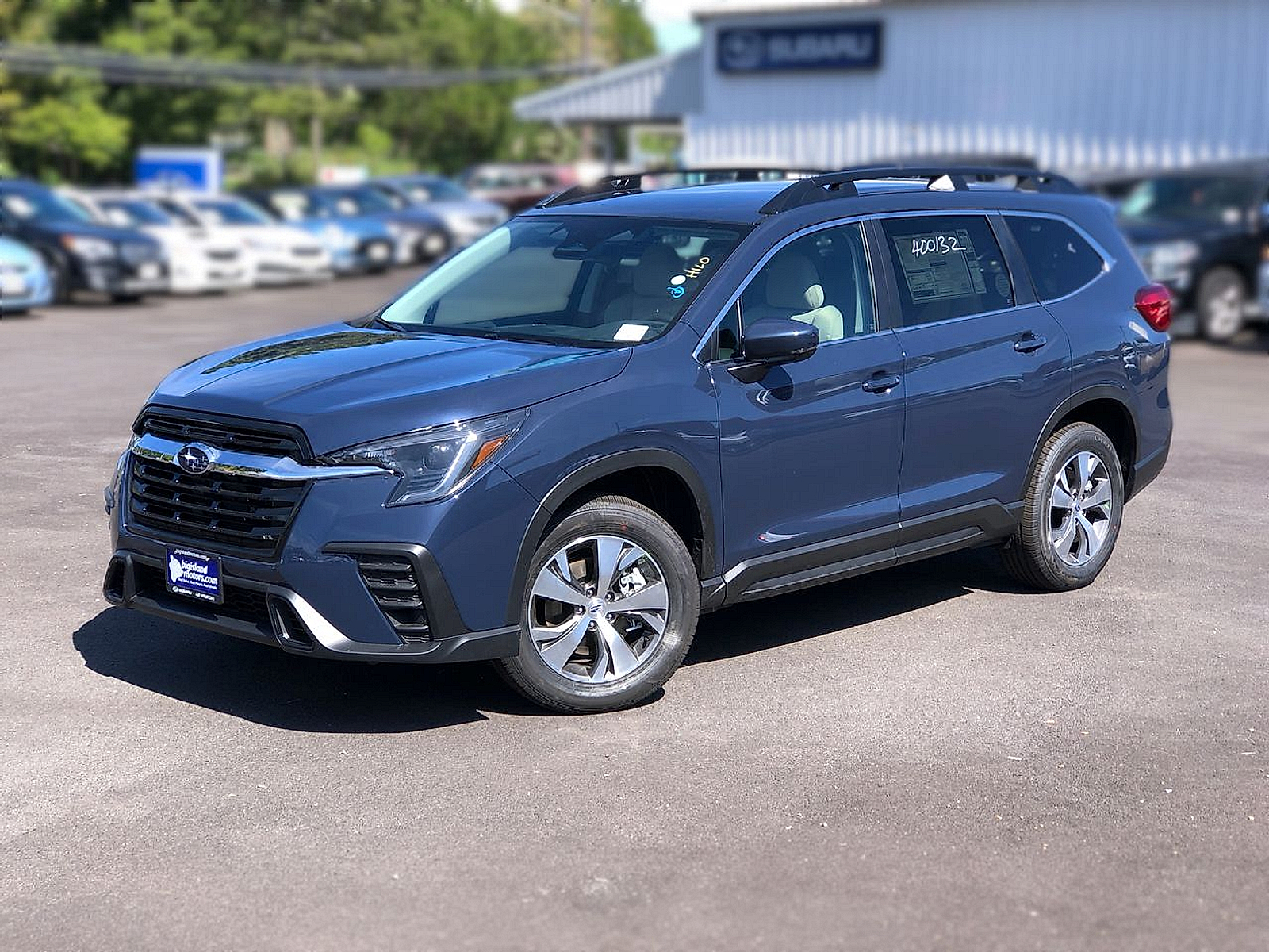 2025 Subaru Ascent Premium's photo