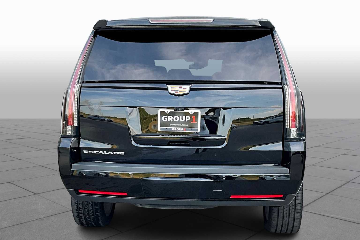 2020 Cadillac Escalade Platinum photo 4