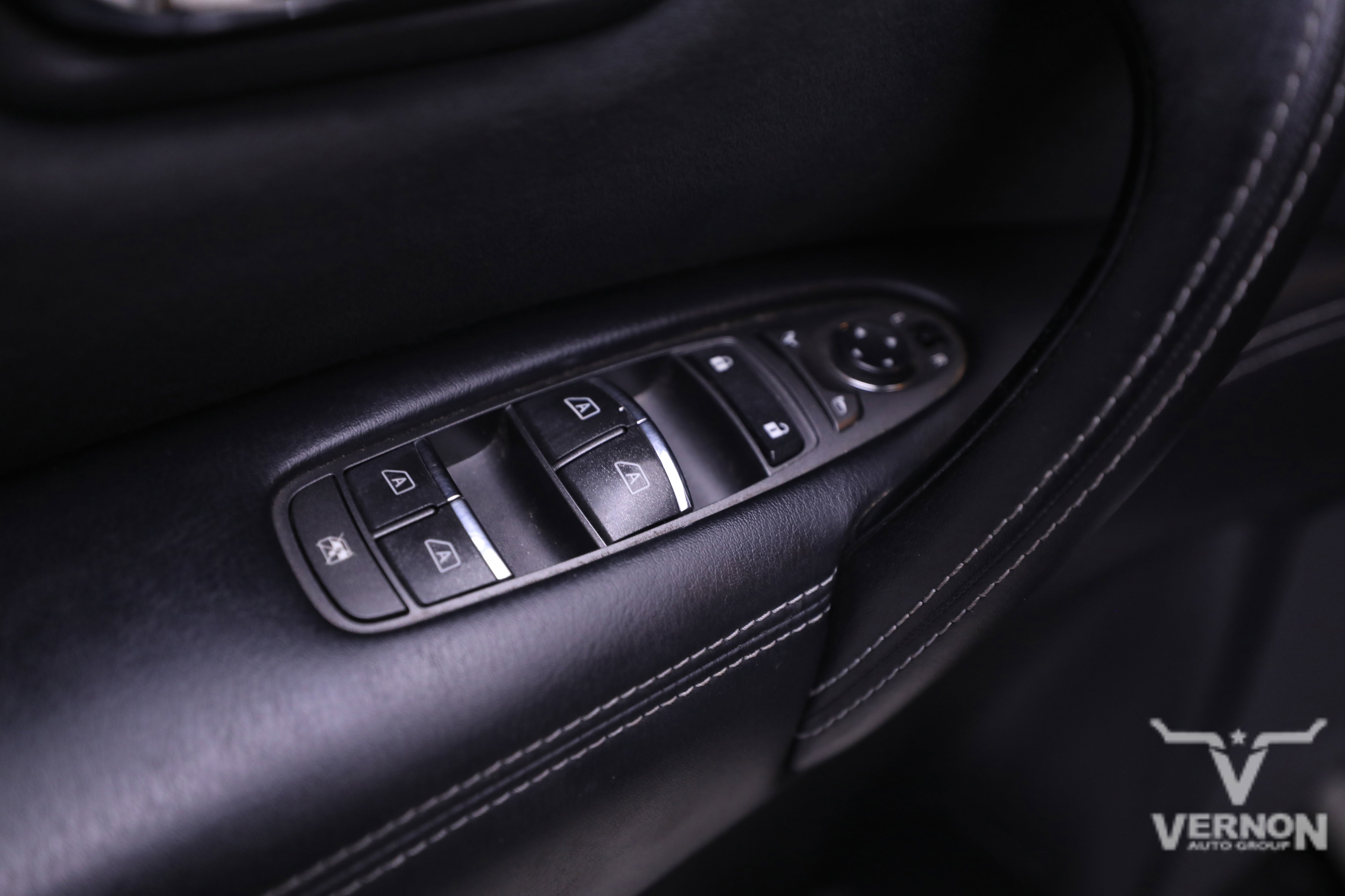 2017 Nissan Armada SV photo 3