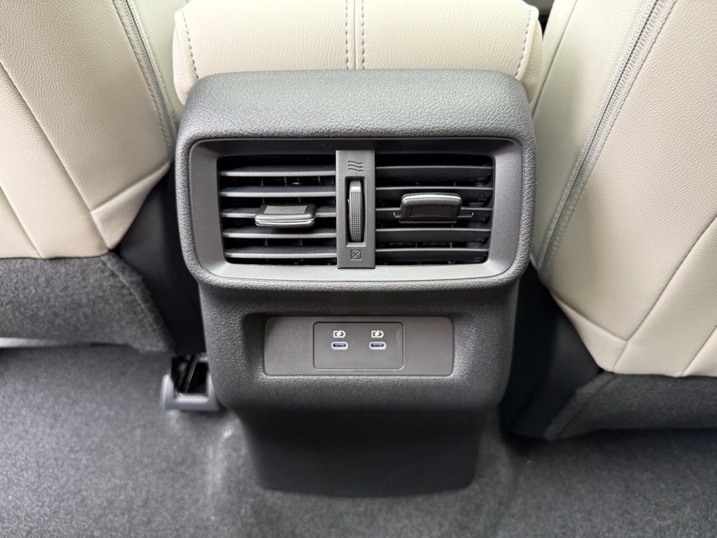 2025 Nissan Murano SL photo 8