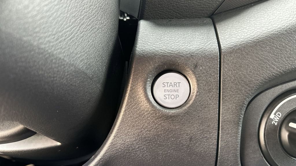 2022 Nissan Frontier Crew Cab PRO-4X photo 15