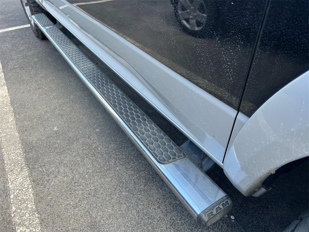 2016 Ram 1500 Laramie photo 4