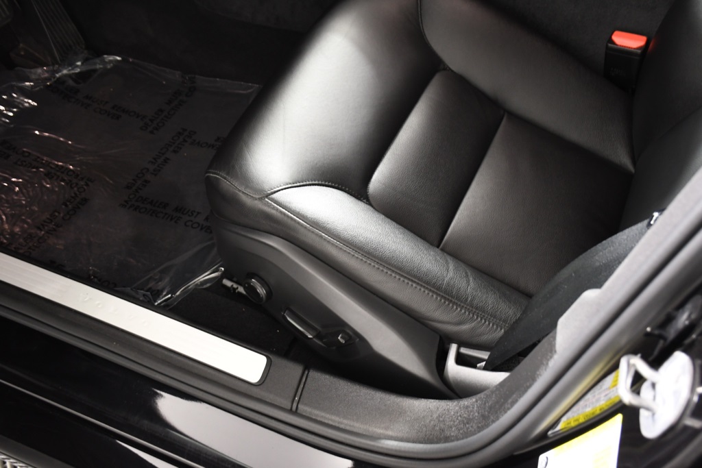 2024 Volvo S60 B5 Core photo 16