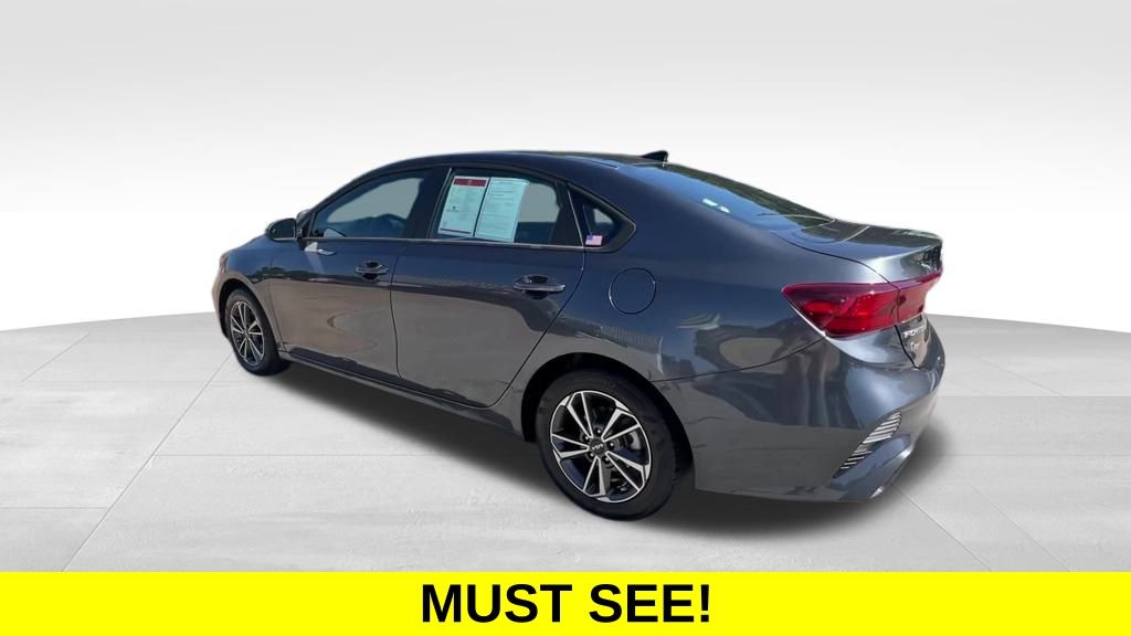 2023 Kia Forte LXS photo 3