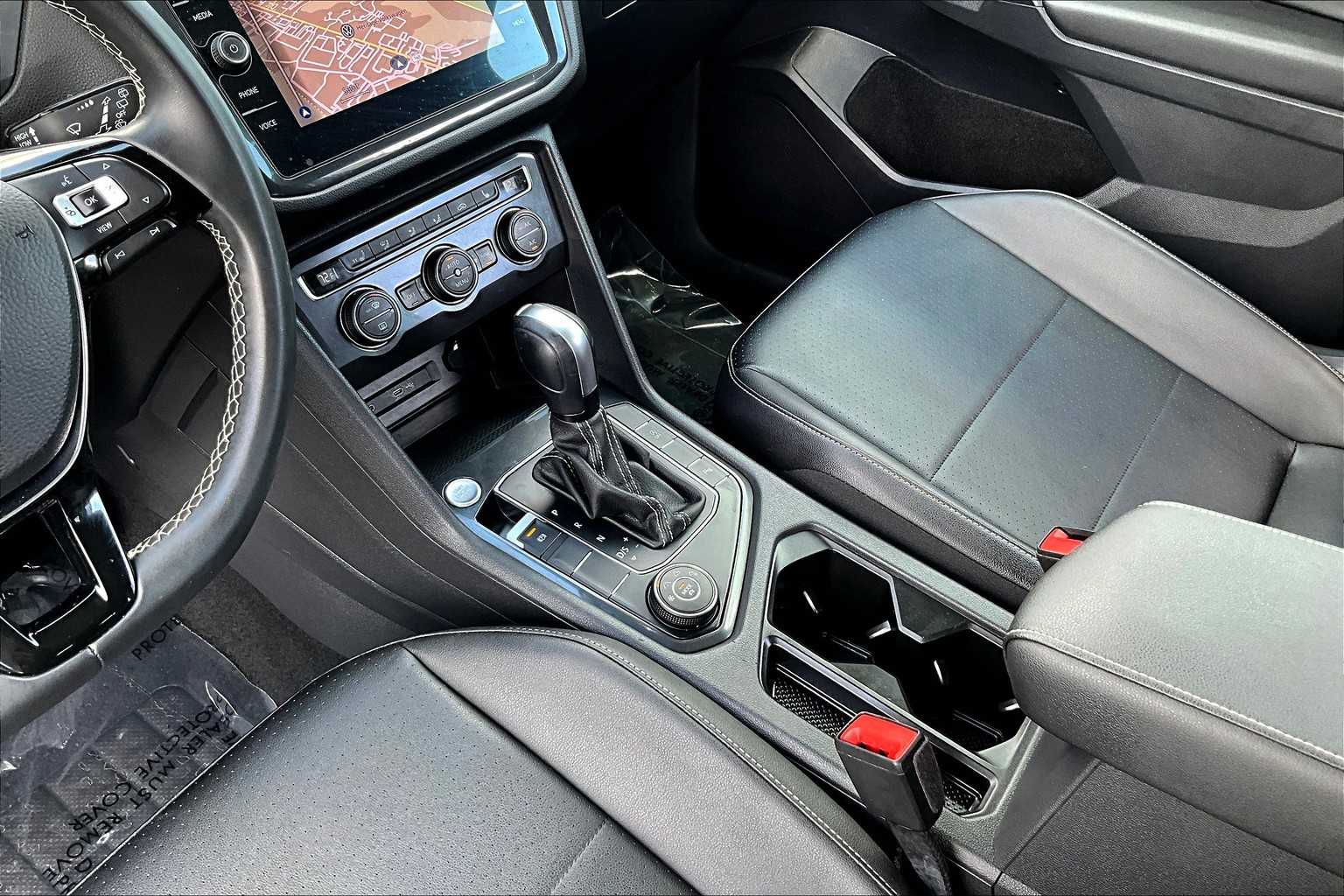 2021 Volkswagen Tiguan SEL photo 14