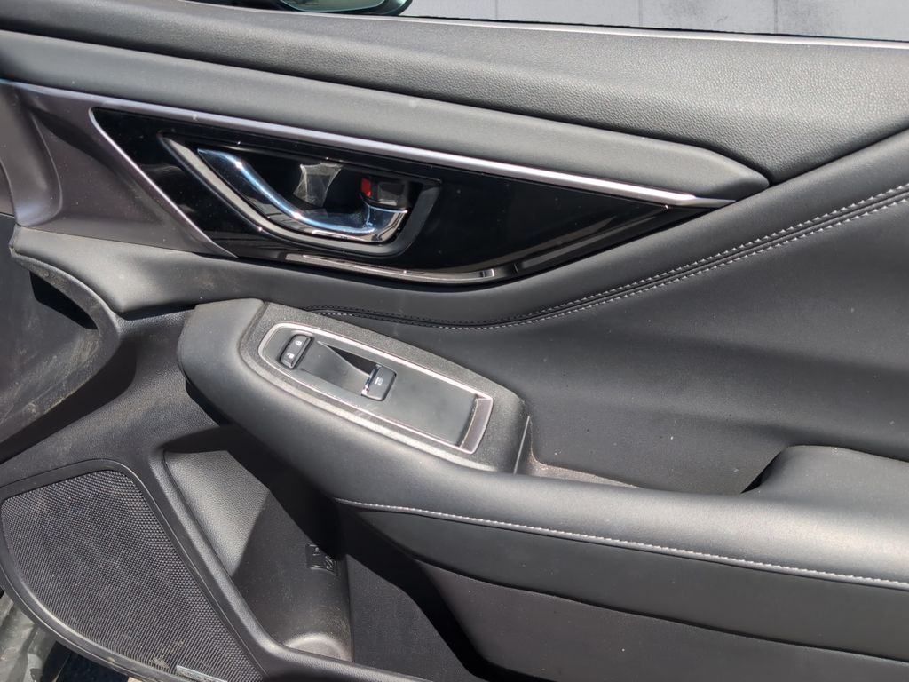 2025 Subaru Outback Limited XT photo 13