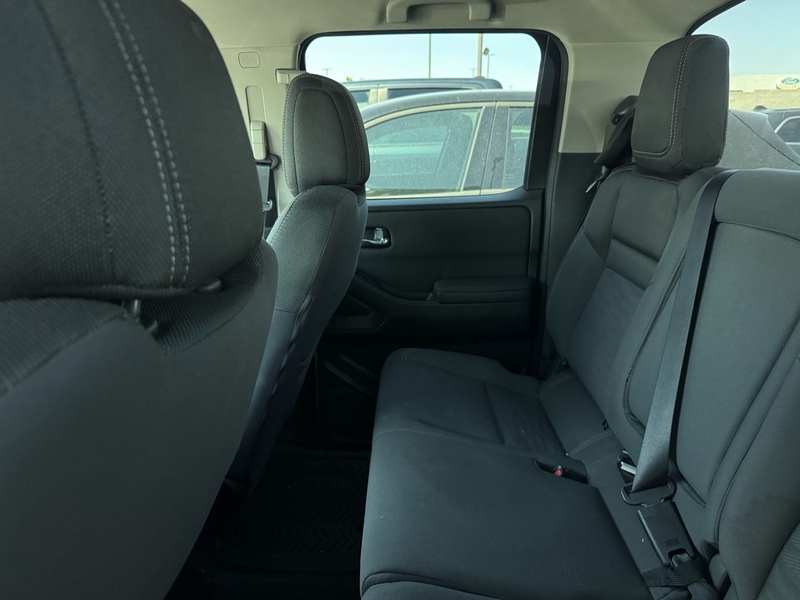 2024 Nissan Frontier SV photo 2