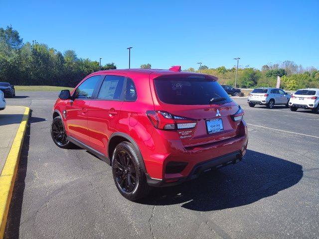 2025 Mitsubishi Outlander Sport LE photo 3