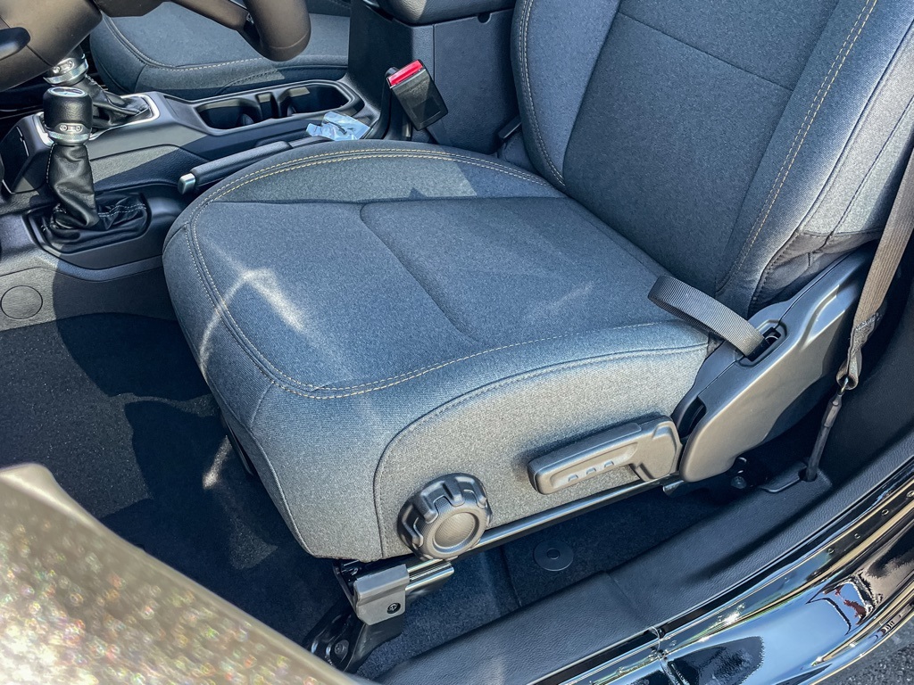 2025 Jeep Wrangler Sport S photo 14
