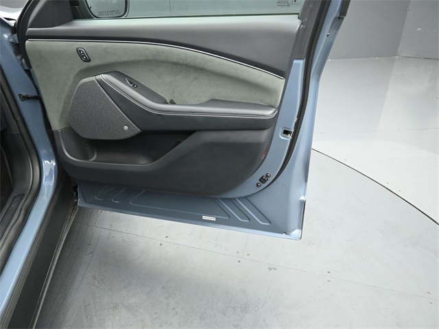 2024 FORD MUSTANG MACH-E - Image 33