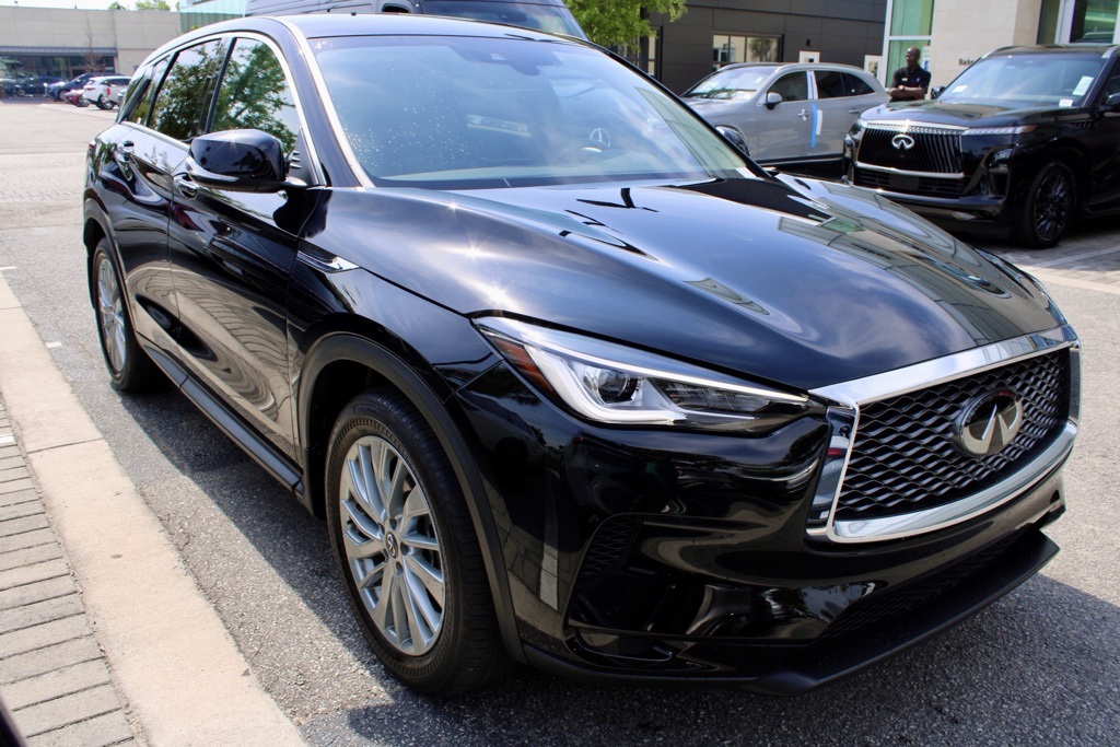 2025 Infiniti QX50 Luxe AWD photo 3