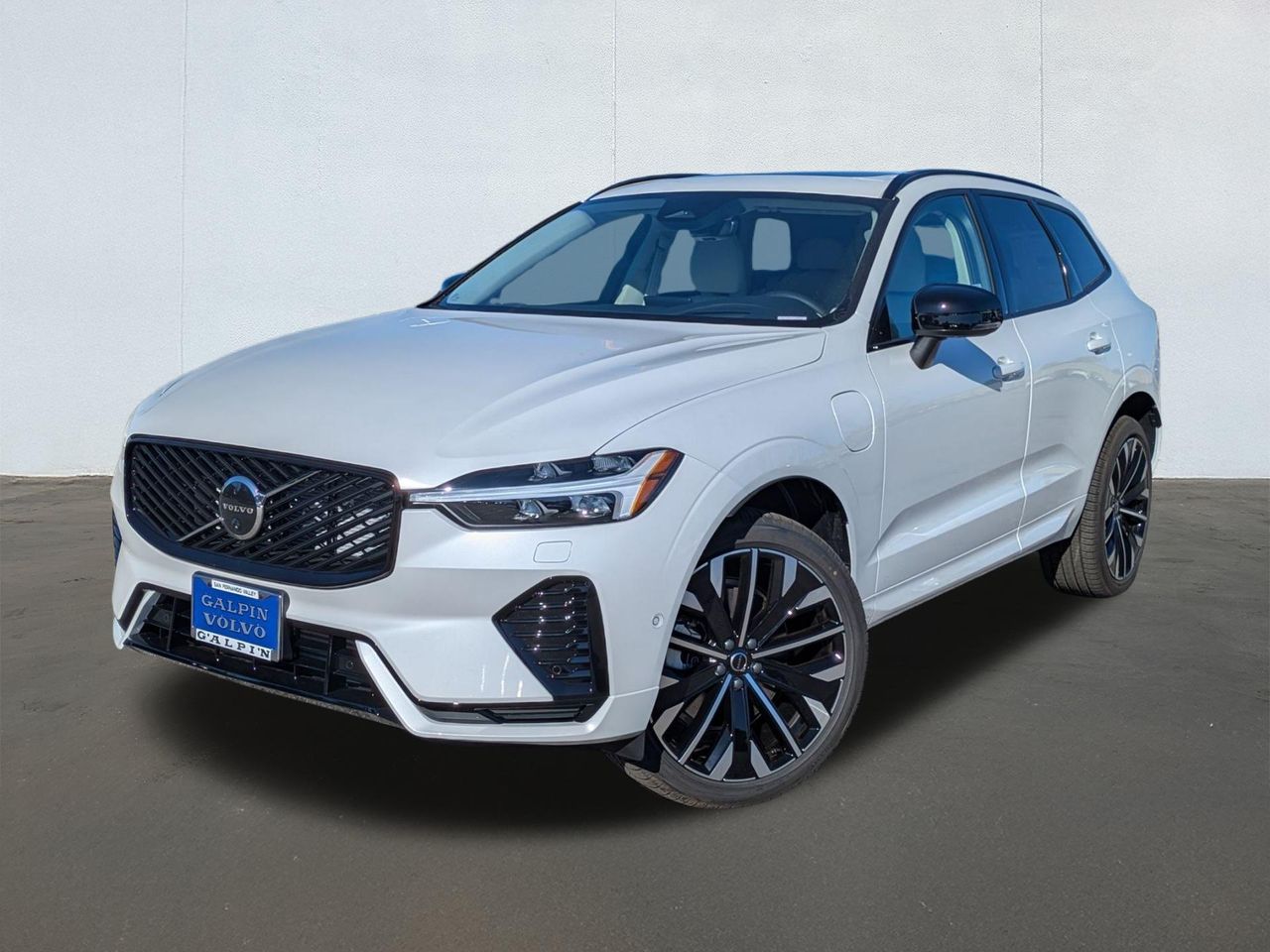 2026 Volvo XC60 Ultra's photo
