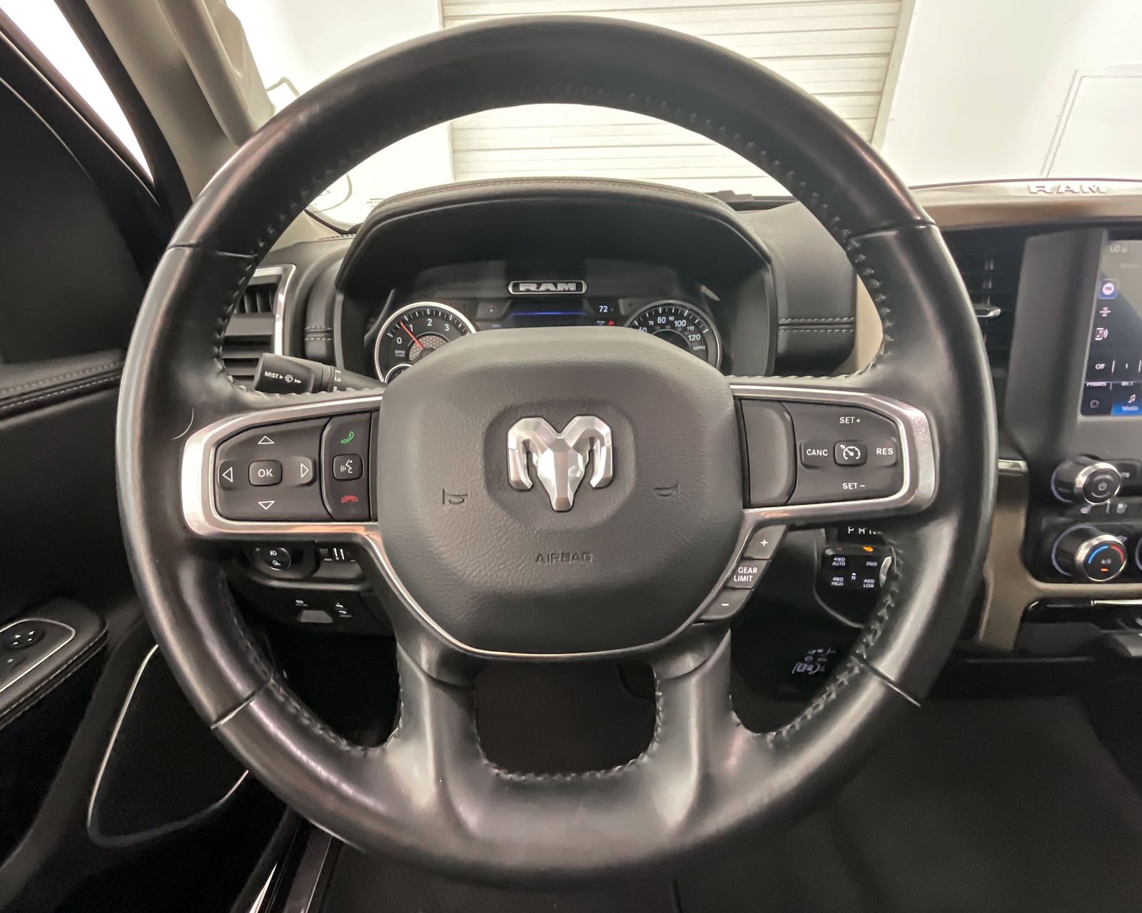 2022 Ram 1500 Laramie photo 11