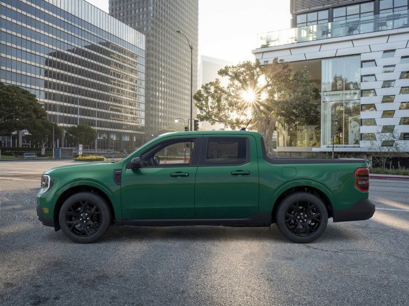 2025 Ford Maverick Lariat photo 2